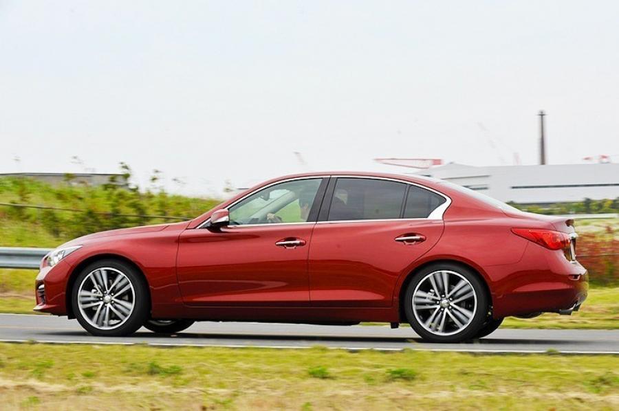  Nissan Skyline 200GT-t 2014 года  (фото 3 из 20)